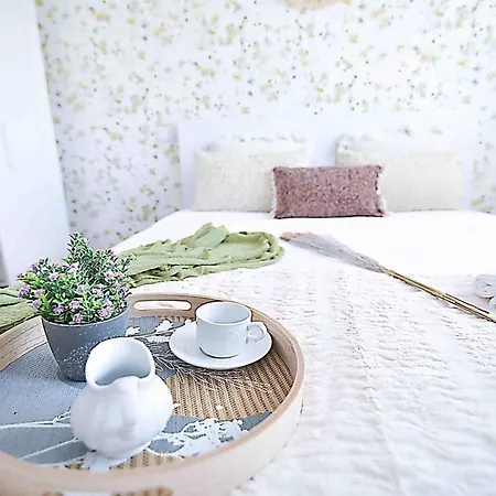 El Apartartamento De Santa Eva By Just *